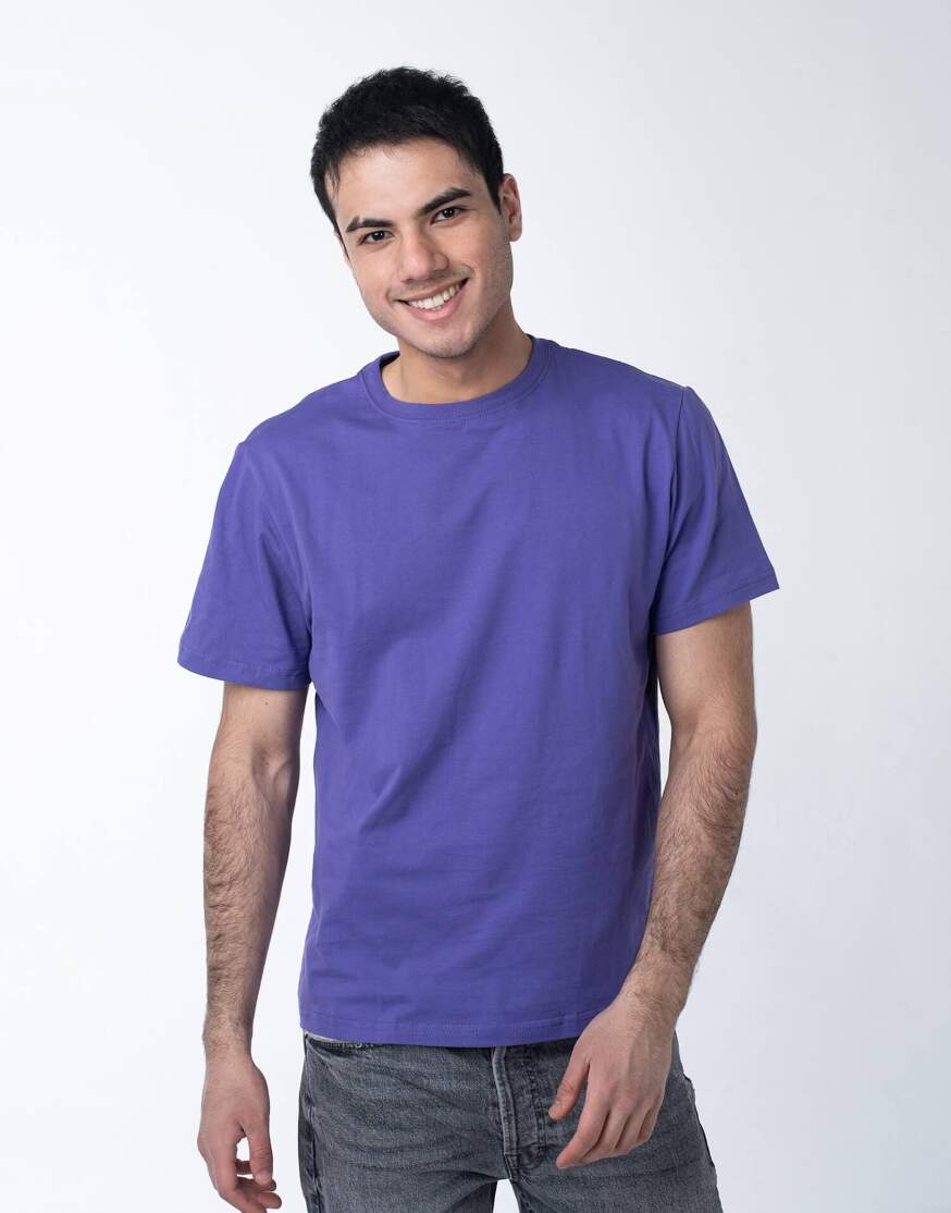 Футболка мужская сиреневого цвета оптом